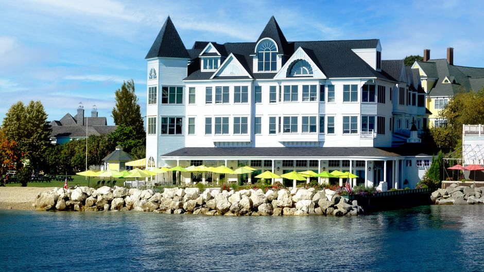 Featured image for “Best Resorts in the Upper Peninsula for Families”