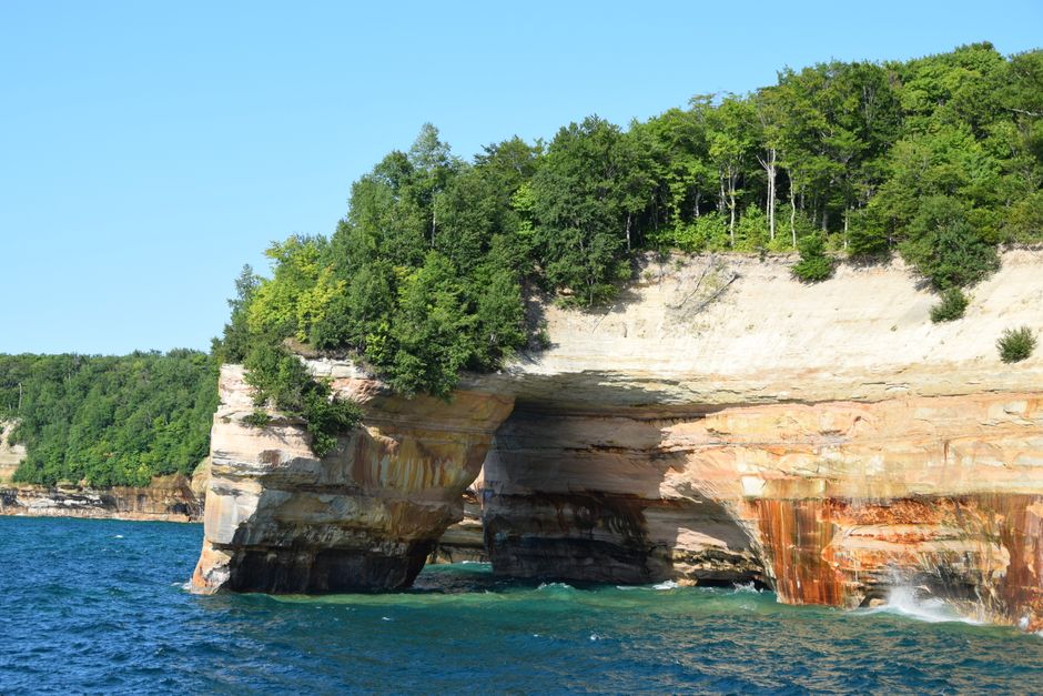 Featured image for “Kayaking Pictured Rocks National Lakeshore: Tours, Tips & Permitted Guides”