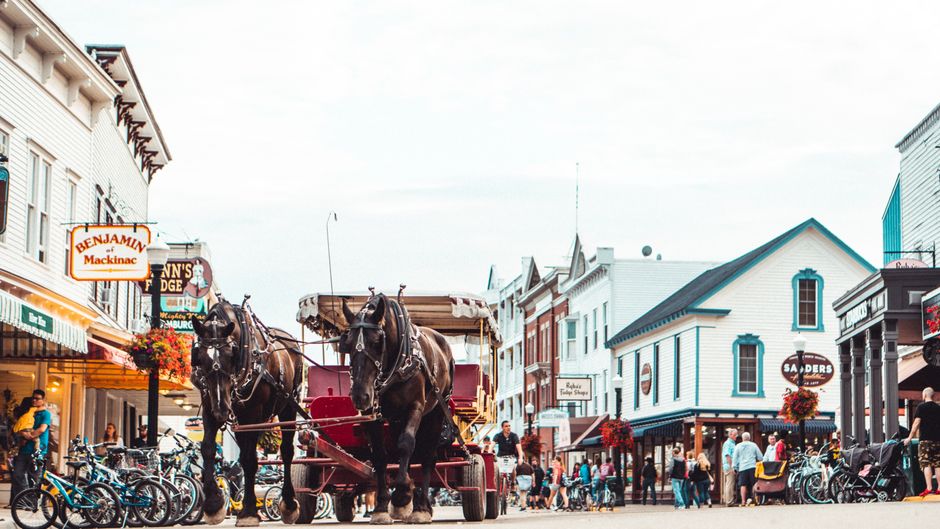 Featured image for “Mackinac Island Day Trip: Perfect One-Day Itinerary for First-Timers”